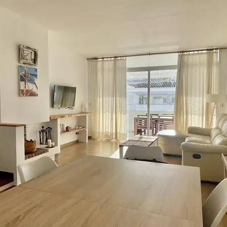 Apartment Club A 304 *
