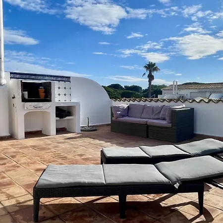 Club A 304 Apartment *